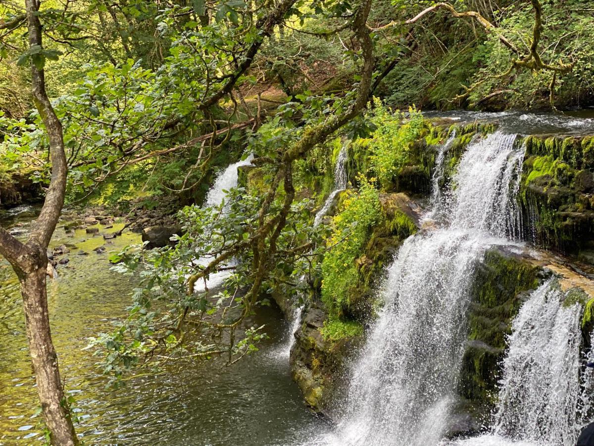 The Cwtch, Log Fire, Sleeps 6, Nr Zip World, Brecon And Bike Park Wales Villa Aberdare Exteriör bild