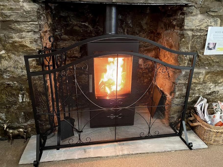 The Cwtch, Log Fire, Sleeps 6, Nr Zip World, Brecon And Bike Park Wales Villa Aberdare Exteriör bild
