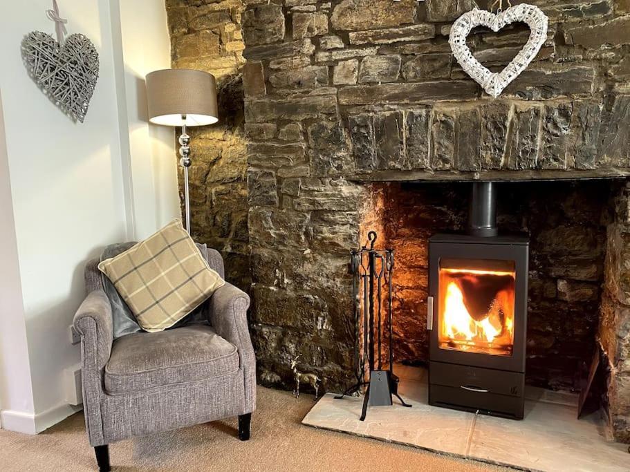 The Cwtch, Log Fire, Sleeps 6, Nr Zip World, Brecon And Bike Park Wales Villa Aberdare Exteriör bild