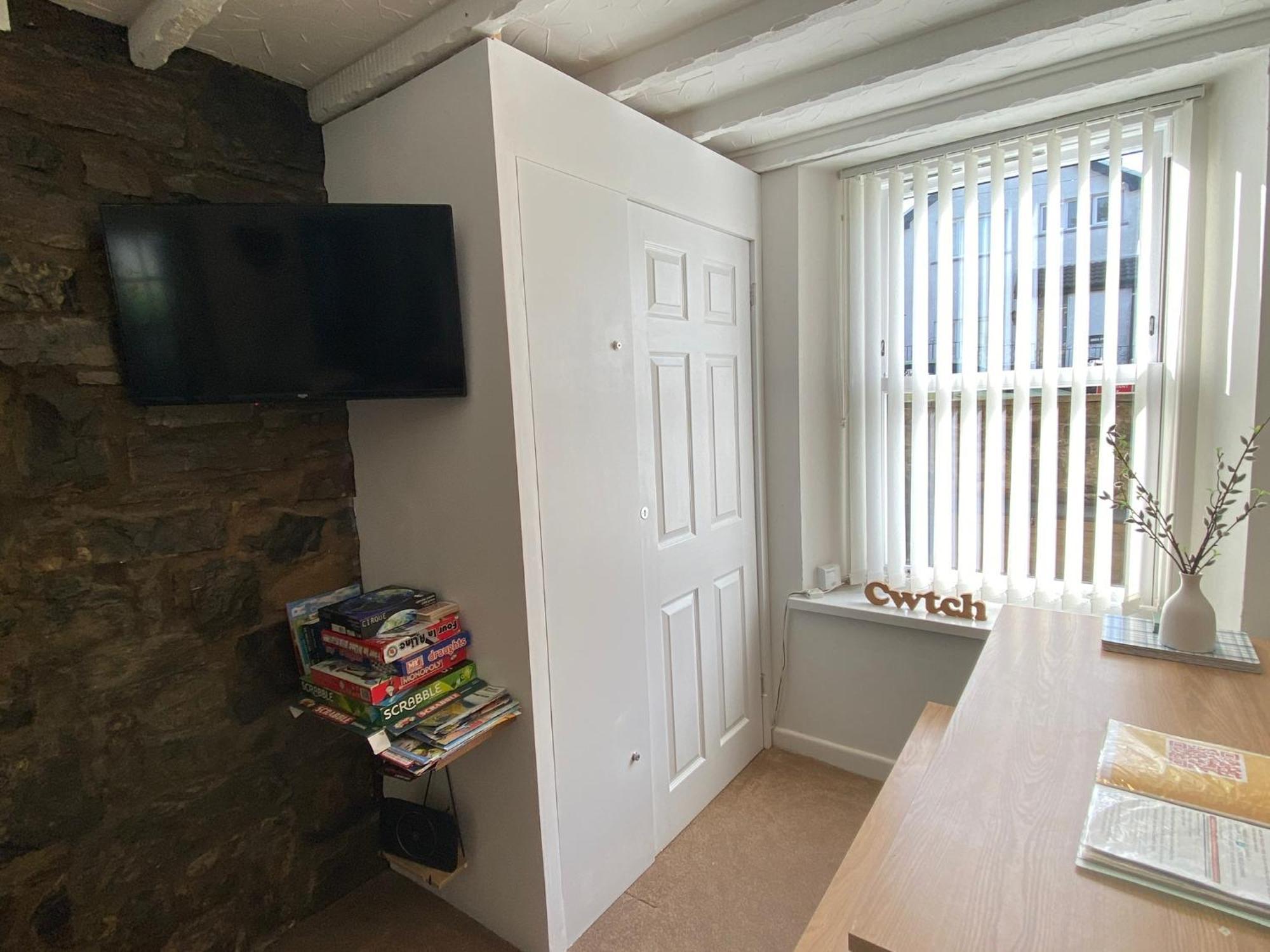 The Cwtch, Log Fire, Sleeps 6, Nr Zip World, Brecon And Bike Park Wales Villa Aberdare Exteriör bild